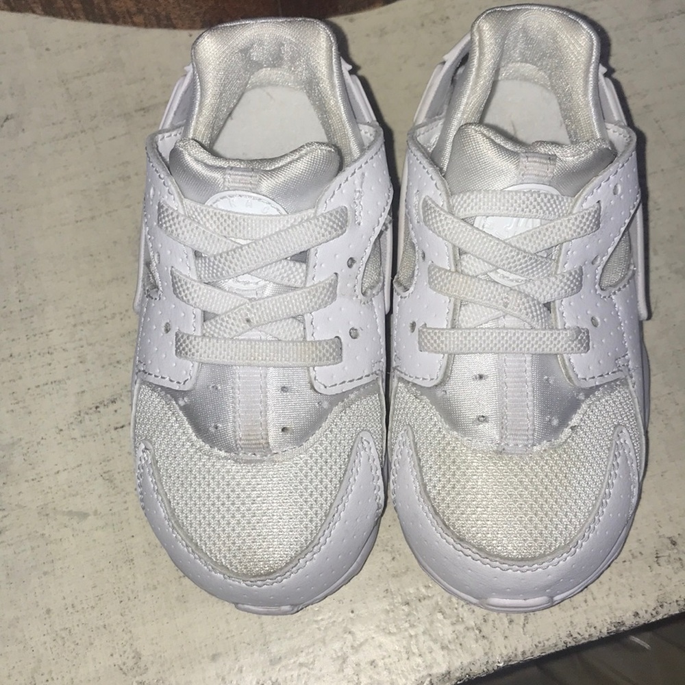 Kids sneakers Size 7C